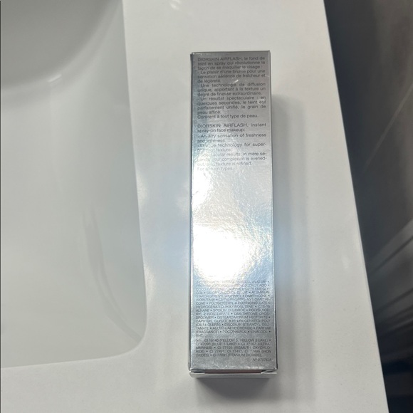 Dior Airflash Foundation in Silver - Picture 4 of 5